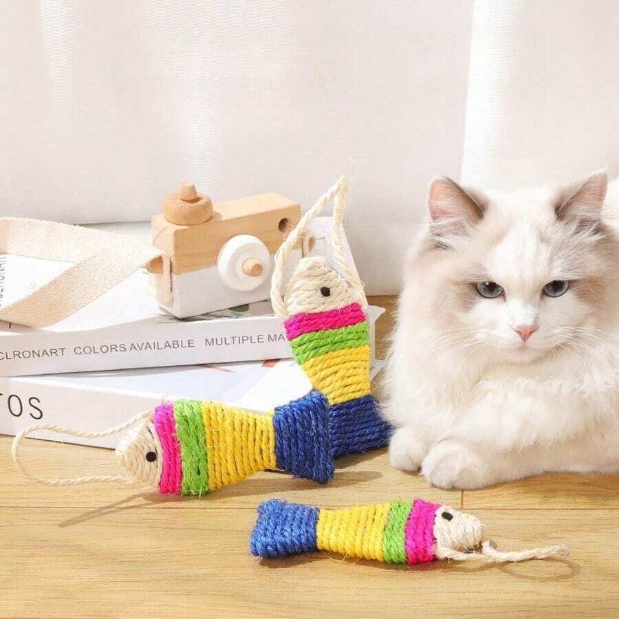 1 Peça Brinquedo de Gato Corda Suspensa Pequeno Peixe de Sisal e Papelão 12cm Arranhador Suprimentos para Animais de Estimação Alívio do Tédio Brinquedo para Mastigar