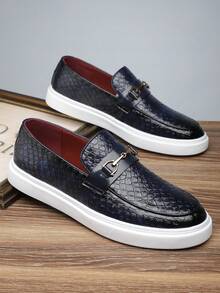1 para męskich mokasynów z okrągłym noskiem i teksturowaną cholewką z PU, podeszwą gumową, wsuwanych, codziennych, odpowiednich do noszenia na co dzień