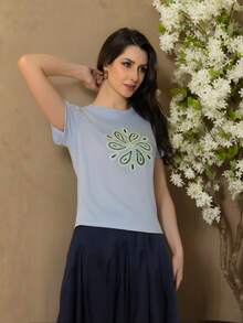Short Sleeve T-Shirt Embroidered With Mandala Flower Embroidery - 淺藍色 - 查看 1