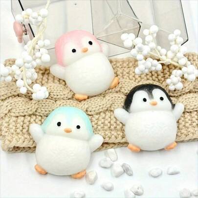 1 Stück süßes Pinguin Quetschspielzeug, langsam rückstellendes Quetschspielzeug, langanhaltend, geeignet für Kinder/Erwachsene Stressabbau, perfektes Geschenk zu Geburtstag/Feiertagen/Halloween/Weihnachten, Neuheit Spielzeug