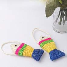 1 Peça Brinquedo de Gato Corda Suspensa Pequeno Peixe de Sisal e Papelão 12cm Arranhador Suprimentos para Animais de Estimação Alívio do Tédio Brinquedo para Mastigar