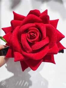 1个情人节法兰绒玫瑰花发爪夹，适合日常佩戴，送给朋友的礼物，时尚发夹，优雅发饰