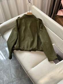 FGGG 军绿色短款麂皮夹克，女士秋冬款，缝线领口，长袖，宽松版型，百搭叠穿，适合休闲外出、聚会和通勤等场合。 - 軍綠色 - 查看 2