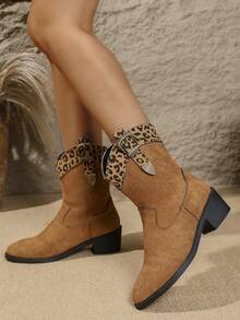 Stivaletti alla caviglia da donna con tacco chunky e punta affusolata, stampa leopardata in stile western, moda vacanziera, stile punk d'avanguardia retrò casual con occhielli metallici e fiocco decorativo, adatti per vacanze e tutte le stagioni