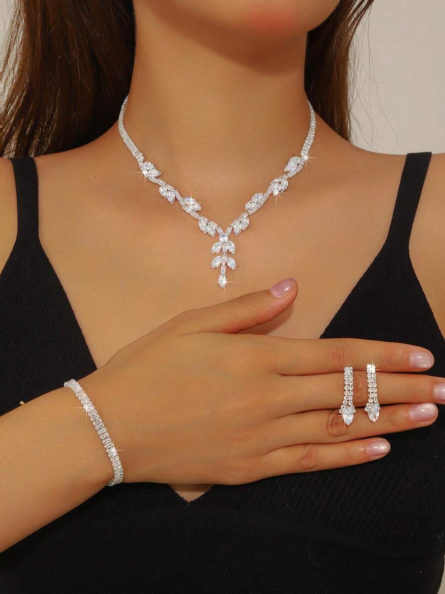 3件套立方氧化锆蝴蝶优雅设计多功能项链、耳环和手链套装，适合女性日常生活、上学、约会、婚礼、派对、情人节、节日礼物等场合。 - 白色 - 查看 1
