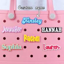 1 件可定制复古风格姓名牌包饰、个性化包饰、姓名标签、包饰、包标签、学校用品、返校、办公室、学校、教室、教师礼物、大学、同事、宿舍、老师、男孩和女孩、青少年、初中生、中学生、高中生、大学生、大学生、大一、大二、低年级学生、定制包袋配饰、街头休闲时尚 - 彩色 - 查看 3