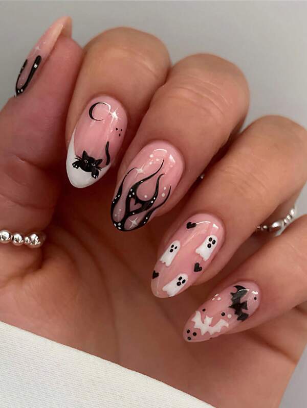 24 ongles en forme d'amande - Fantôme rose mignon d'Halloween - Citrouille toile d'araignée - Design floral doux - Surface brillante - Set de patchs pour nail art - Faux ongles amovibles tout-en-un - Convient pour les farces d'Halloween, les fêtes, l'usage quotidien, les rassemblements de travail, la rentrée scolaire, etc.