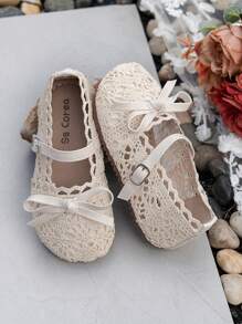 1 Pair Of New Comfortable And Breathable Lace Canvas Flat Shoes, Suitable For Little Girls, Comfortable And Non Slip Walking Shoes, Fashionable Outdoor Flat Shoes Suitable For Spring, Autumn And Summer