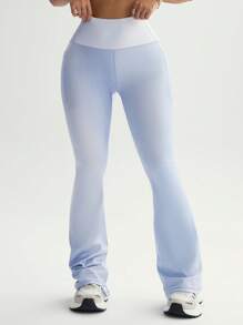 FWH 复古时尚的轮廓，低调的塑形，腿部拉长魔法，隐藏式口袋保持流畅的线条，从权力会议到日落瑜伽课程，#RetroGlam #OfficeToOm #SustainableLuxury，设计师阔腿瑜伽裤，复古运动裤，提臀喇叭裤，优雅实用的阔腿设计，复古风格的喇叭瑜伽裤 - 紫色 - 查看 5