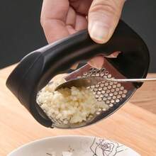 Stainless Steel Garlic Masher, Manual Garlic Crusher, Multifunctional Kitchen Gadget For Pressing, Squeezing & Mashing Garlic
