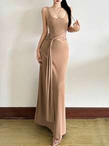 女式纯色方领修身腰带裹身中长连衣裙