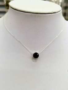 1 件方晶锆石镶嵌蛋形莫桑石银项链