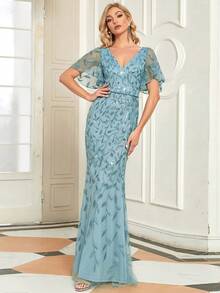 Đầm dạ hội màu xanh dương dáng đuôi cá, cổ chữ V, tay cánh bướm, chất liệu lưới đính sequin họa tiết hoa, thích hợp cho khách dự đám cưới mùa xuân, dạ hội, tiệc tùng, hoặc dành cho mẹ cô dâu trong các dịp trang trọng. - Màu xanh Cadet - Xem 2