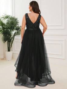 Plus Size Women Elegant V-Neck Sleeveless Sequin Mesh Bridesmaid Dress - Black - View 2