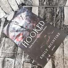 Hooked - Libro único - Ver 2