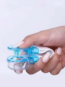 1个便携式药片取药器，带药盒，家用小工具，药片辅助工具，新款药片分发器 - 彩色 - 查看 4