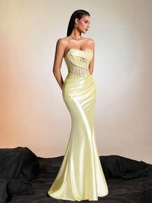 VIPGIRL 香槟色奢华柔软缎面无肩带束身礼服,垂褶紧身胸衣搭配高开衩设计,优雅伴娘礼服,性感正式礼服,适合婚礼、长款舞会、开斋节派对和红毯活动。 - 黃色 - 查看 7