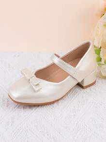 女童时尚白色和香槟色蝴蝶结装饰优雅高跟正装鞋，适合正式礼服、演奏会、芭蕾舞、婚礼、派对，适合幼儿、小女孩和大女孩