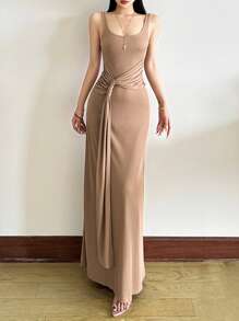 女式纯色方领修身腰带裹身中长连衣裙