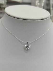 1 件方晶锆石镶嵌蛋形莫桑石银项链