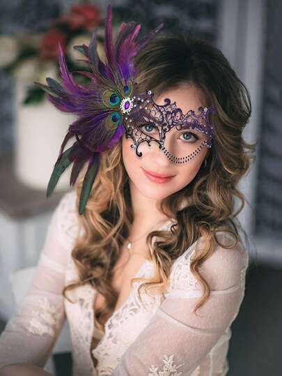 Máscara de media cara decorada con cristales y plumas artificiales premium, ideal para fiestas de disfraces y mascaradas