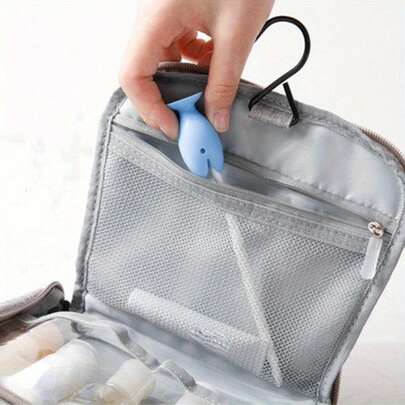 1pc Fish Shaped Silicone Toothbrush Holder Mini Cute Toothbrush Stand Base Portable Toothbrush Protective Cover For Travel Compact Lightweight Waterproof Hygienic Cartoon Design For Kids Adults Bathroom Countertop Sink Organizer Cup Edge Clip Home Decor Travel Kit Carry Case For Carry-On Camping Gym Office School Dormitory Cosmetic Bag Essential Holiday Gift Idea Halloween Party Favor Thanksgiving Hostess Gift Christmas Stocking Filler