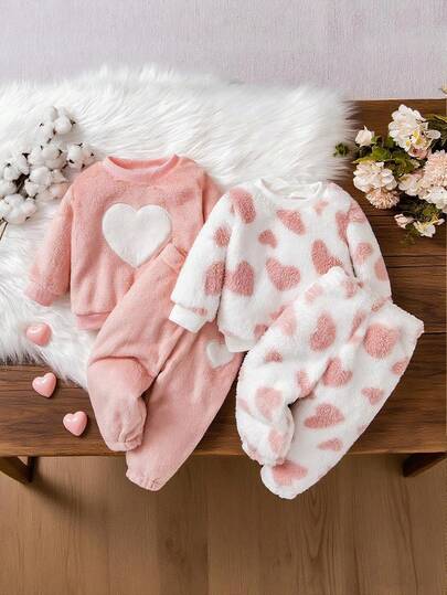 Bhchntiy 4 件套女婴秋冬新款毛绒爱心刺绣和粉色爱心印花纯色圆领运动衫和毛绒纯色裤子休闲时尚套装