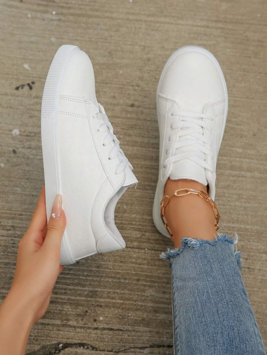 2025春季新款女白色学生板鞋时尚百搭休闲运动鞋ins滑板鞋