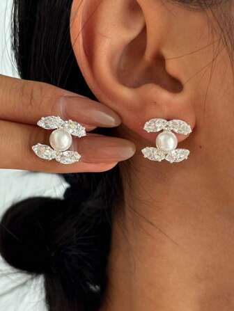 1 Pair Elegant & Cute Gold Color Earrings, Fashionable & Versatile For Daily Wear And Party, Great Gift Choice