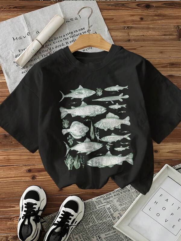 Listo para la playa |   Camiseta Gráfica Vintage de Isla para Mujeres - Top Casual de Cuello Redondo con Estampado de Peces y Algas, Mangas Cortas, Lavable a Máquina, Perfecta para el Verano, Ropa de Vacaciones en la Playa |   Camiseta gráfica vintage |   Tela