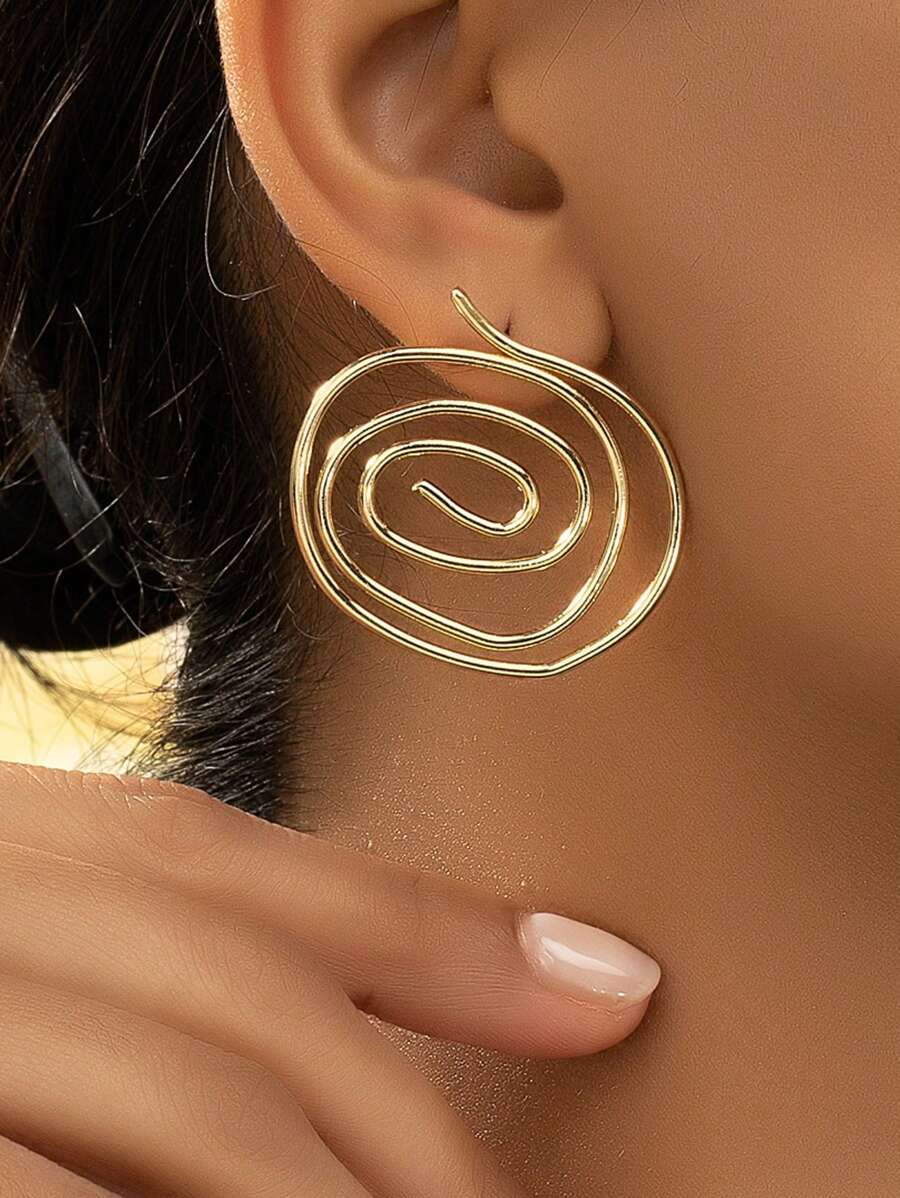 一对不对称空心几何耳钉