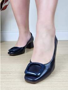 Scarpin Feminino - Bico Quadrado com Enfeite - Salto Bloco 5cm - Preto, Caramelo, Marrom e Azul Marinho - Clássico e Confortável -  Casual