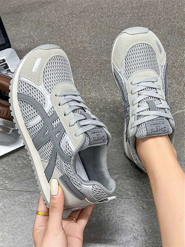 2025 Nuove scarpe sportive casual estive da donna, in rete, traspiranti, sneaker piatte. Scarpe da ginnastica stringate per primavera e autunno, antiscivolo, versatili, da running, stile retrò, basse. Scarpe Gump per l'inverno