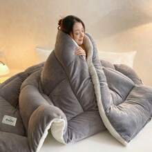 1pc Skin-Friendly Milk Velvet Quilt, Machine Washable, Soft & Comfortable, Suitable For All Seasons