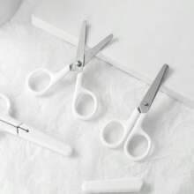 1 件迷你剪刀（带盖），圆头剪刀，简约白色不锈钢剪刀，剪纸剪刀，多用途工艺剪刀，办公和儿童剪刀，握感舒适，适用于办公室、家庭、学校和返校