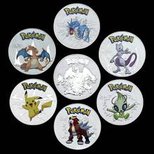 bandai Kolekcja  pamiątkowych – klasyczne medale kolekcjonerskie z wizerunkiem Charizarda i nie tylko, idealne dla fanów, kolekcjonerów i prezentów. Uczcij swoją podróż. - Wielokolorowe - Zobacz 2