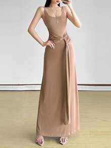 女式纯色方领修身腰带裹身中长连衣裙