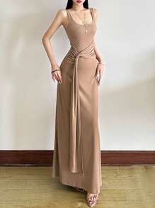 女式纯色方领修身腰带裹身中长连衣裙