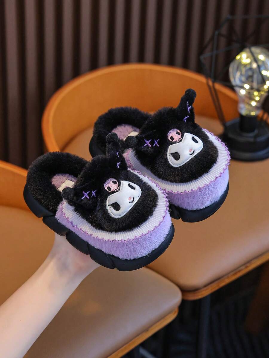 Sanrio 1 Pair New Kuromi Plush Home Slippers, Suitable For Children And Girls. These Slippers Are Warm And Comfortable For Autumn/Winter, With A Novel Design. Non-Slip And Wear-Resistant, Suitable For Indoor Wear At Home.