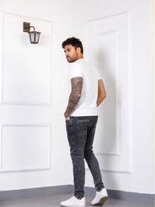 Calça Jeans Masculina Clement com Elastano  Todos  Verão    Ajuste Regular    Bolso  Zíper  Cordão - Cinza pedra - Visão 4