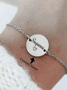 个性化手链，采用不锈钢链条和刻字吊坠。开学季送给朋友的珠宝礼物。 - 彩色 - 查看 2