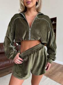 2pcs Women's Solid Color Casual Button Shorts, Velvet Texture Fashion Tracksuit Set, Suitable For Autumn & Spring