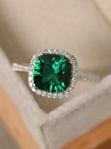 A Luxurious Ladies' Commitment Ring Set With Sparkling Cubic Zirconia, A Ladies' Engagement And Wedding Ring Symbolizing Elegance And Beauty, Luxurious Jewelry - màu xanh lá - Xem 2