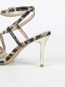Sandales à talons hauts pour femmes, design minimaliste à bout pointu et talon fin avec multi-brides, détail de bride croisée imprimé léopard classique, hauteur de talon 8,7 cm, légères et confortables, polyvalentes et élégantes, sandales à talons hauts sexy convenant pour les soirées, les sorties, les rendez-vous, les courses, les tenues de printemps et d'été - Multicolore - Voir 9