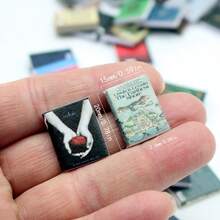 100pcs/50pcs/30pcs/20pcs/10pcs/5pcs Mixed Miniature Simulation Fixed Mini English Books, 1:12 Dollhouse Accessories, DIY Furniture Models, Decorations, Christmas Gifts, Valentine's Day Gifts, Easter Gifts, Miniature Fake English Books, Mini Bookshelf, Christmas Micro Scene Decorations And Ornaments