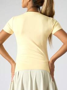 女式基本款修身短袖 T 恤、瑜伽上衣、紧身健身跑步瑜伽 T 恤 - 黃色 - 查看 5