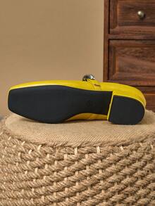 MonaNise 女士3厘米布面包跟黑色时尚百搭玛丽珍低跟粗跟优雅平底鞋，另有藏蓝色、咖啡色、酒红色可选 - 黃色 - 查看 7