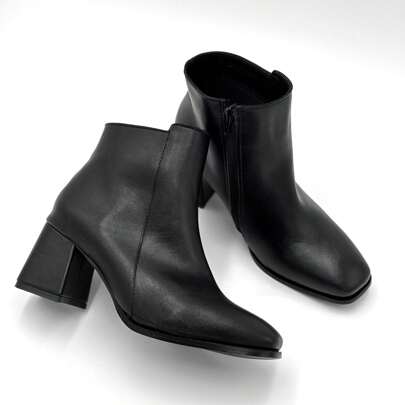 BOTA AL TOBILLO PARA MUJER CON PUNTA CUADRADA Y TACON GRUESO A   Cowboy    Cremallera lateral    BOTAS  Vacaciones    OTOÑO