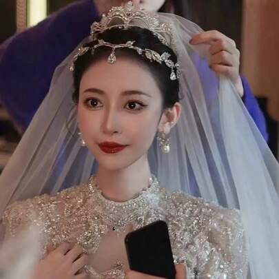 1pc Vintage Unique Fashion Niche Rhinestone Leaf & Water Drop Decor Crown Headpiece, Suitable For Festivals, Weddings, Parties And Daily Wear, Adjustable Bridal Bridesmaid Forehead Pendant, Holiday & Birthday Gift