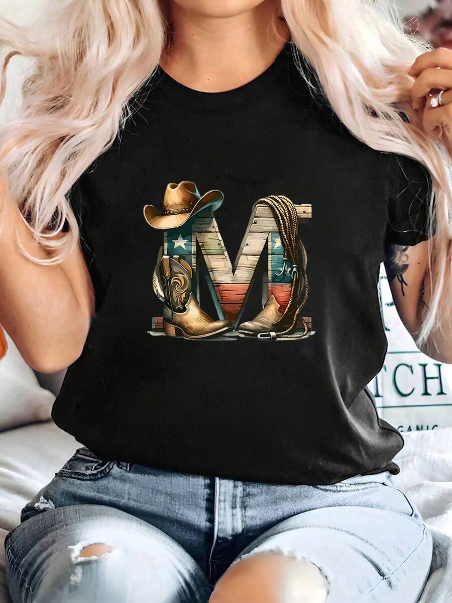 Mujer Camiseta de mujer México Envío Tela transpirable de alta calidad Estampado de Lavado a máquina Fresco Deportes Cuello redondo Casual Manga corta Versátil Nueva Era Lavable a máquina, top casual de cuello redondo de deportes de trabajo estudiantil, moda cómoda y moderna |vestidos de mujer verano almacen localCamisa para mujer de color negro con un diseño atractivo de la letra "M" que incluye un sombrero vaquero, una correa y botas vaqueras, con un estilo muy ranchero y atemporal - Negro - Ver 1